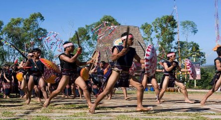 Chương trình team building Sức mạnh Đam San mô phỏng mỗi đội là một ứng 4