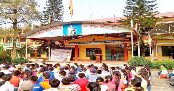 Hình 12 Trường THCS Thịnh Đức thành phố Thái Nguyên tham gia Diễn tập khu vực 2