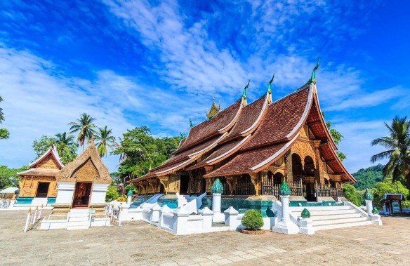 Chùa Xieng Thong hay còn gọi là Wat Xieng Thong có lối kiến trúc mang đậm nét văn 10