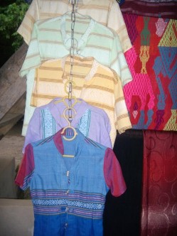 Áo vì tà của nam giới đã cách điệu Bộ áo váy của phụ nữ H’Mông được 5