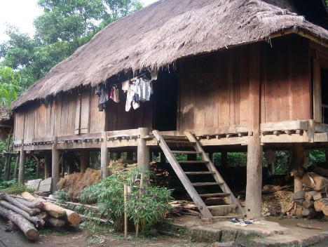 Một ngôi nhà nhà cổ của người Thái ở Mai Châu Hòa Bình Nhà văn hóa của bản 1