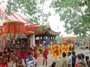 Lễ hội đền Trần Thái Bình Đền Tiên La Hầu đồng tại đền Tiên La Một số 9