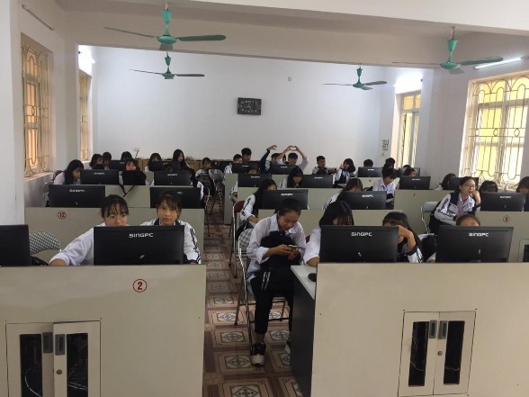Học sinh lớp 11C thực hiện các nhiệm vụ học tập trên padlet PHỤ LỤC 4 MỘT 6