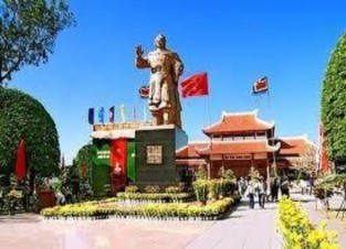 Nguyễn Huệ là một Anh hùng dân tộc có công dẹp loạn trong nước và đánh 6