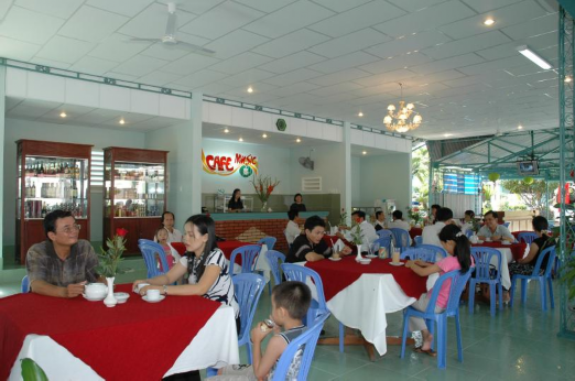 PHỤ LỤC 2 2 TRANG PHỤC CBCNV Trang phục tiếp tân Trang phục văn phòng Trang phục 6