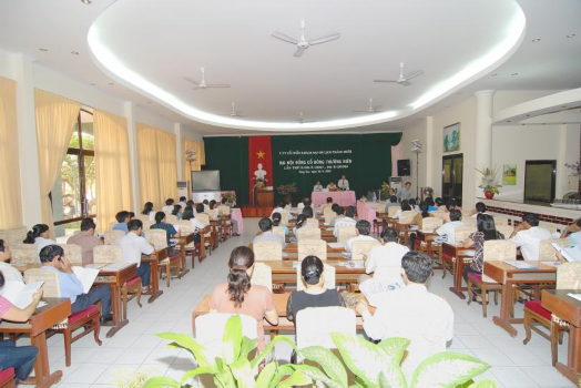 PHỤ LỤC 2 2 TRANG PHỤC CBCNV Trang phục tiếp tân Trang phục văn phòng Trang phục 7