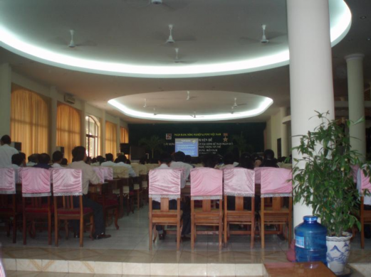 PHỤ LỤC 2 2 TRANG PHỤC CBCNV Trang phục tiếp tân Trang phục văn phòng Trang phục 8