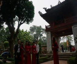 Hình 20 4 Giờ học ngoại khoá Hình 20 5 Các nhóm báo cáo sản phẩm học tập 1