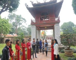 Hình 20 4 Giờ học ngoại khoá Hình 20 5 Các nhóm báo cáo sản phẩm học tập 2