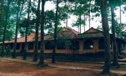 Đình Phú Lễ Khu lưu niệm Nguyễn Thị Định Bảo tàng Bến Tre Tượng đài 3