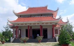 Đình Phú Lễ Khu lưu niệm Nguyễn Thị Định Bảo tàng Bến Tre Tượng đài 4