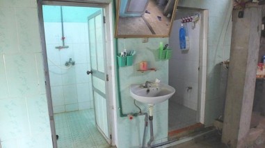 Ảnh 9 Nhà vệ sinh hiện đại để phục vụ khách du lịch ở bản Lác Nguồn 7