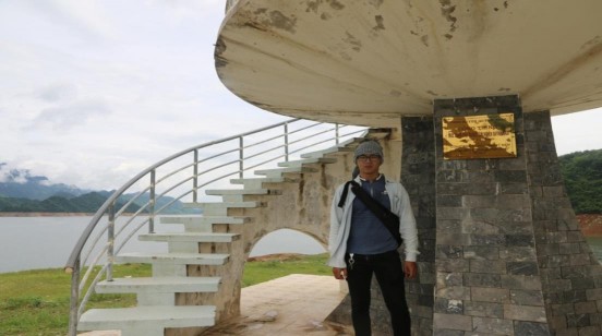 2 2 Cột mốc đánh dấu trung tâm huyện Quỳnh Nhai cũ Nguồn Tác giả chụp tại 4