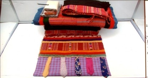 2 22 Chăn gối đệm của người Thái Quỳnh Nhai Nguồn Internet 2 23 Trang phục 11