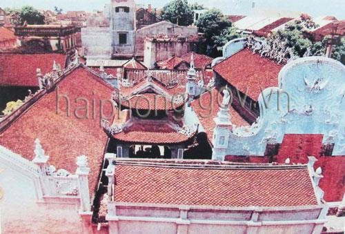 Một góc đền Nghè Để tưởng nhớ công lao của nữ tướng người lập ra làng 3