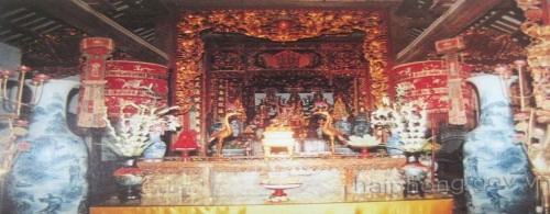 Phật điện chùa Dư Hàng Tại khu vườn tháp tĩnh mịch rợp mát bóng cây cổ 1