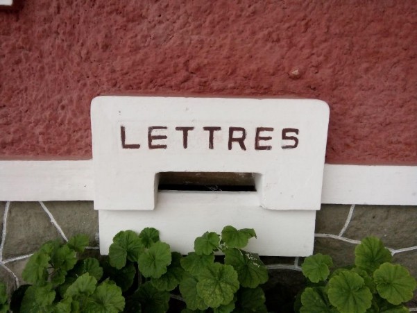 Hình 20 Hộp thư cổ ở cửa trước ga Đà Lạt Chứng tỏ nhà ga Đà Lạt 4