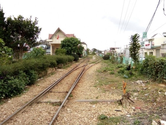 Hình 25 Ga Trại Mát điểm cuối còn lại của tuyến đường ngày nay phục vụ 9