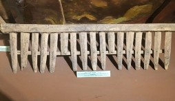 Cáng thương binh Mảnh xác máy bay Balo đựng xăng Xẻng công binh Hầm di động 6