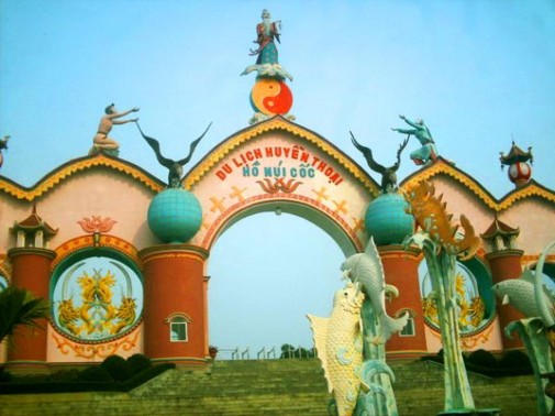 Khu du lịch hồ Núi Cốc TN Sân khấu nhạc nước – hồ Núi Cốc TN Chùa Vàng 10