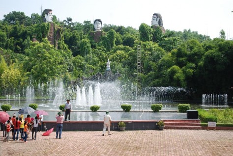 Sân khấu nhạc nước – hồ Núi Cốc TN Chùa Vàng – hồ Núi Cốc TN 11