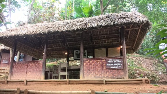 Lán Tỉn Keo ATK Định Hóa – Thái Nguyên Khu du lịch hồ Núi Cốc TN Sân khấu 9