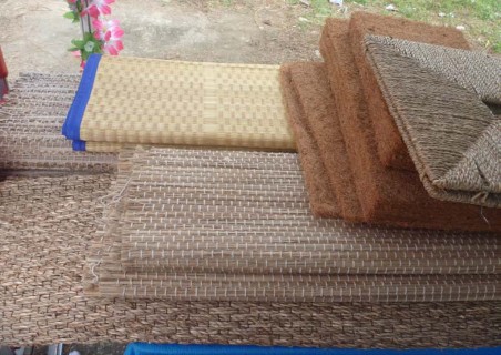 Hình 2 15 Sản phẩm của làng nghề Hưng Mỹ Hình 2 16 Sản phẩm của làng nghề 13