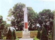 Tượng đài công – nông Đài tưởng niệm liệt sĩ Thái Lão Đình Võ Liệt 2