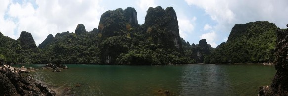 Ảnh 3 4 Cảnh quan kỳ vĩ hiểm trở đặc sắc trên khu vực núi đá vôi đảo 1