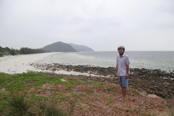 Ảnh 3 7 Dải cát biển kéo dài lấp đầy cung bờ lõm trên đảo Quan Lạn Ảnh 4