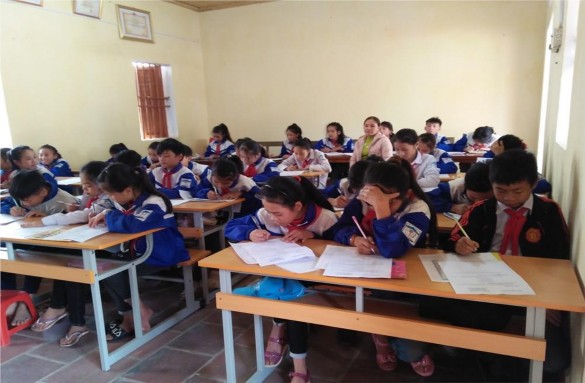 Hình 7 Học sinh trường THCS Hà Châu tham gia kì thi kết thúc học kì Nguồn 1