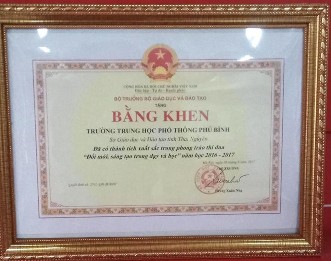 Hình 19 Bằng khen trường THPT Phú Bình Nguồn tác giả tự chụp Hình 20 Tác 13