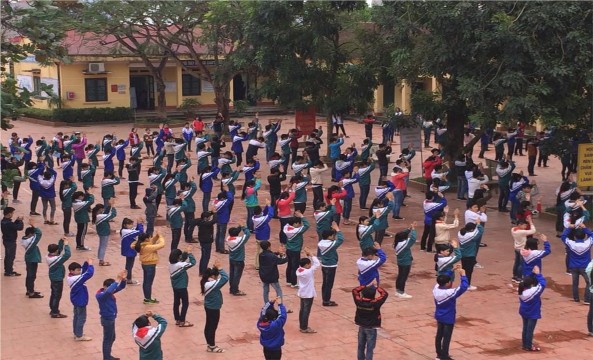 Hình 9 Tiết thể dục giữa giờ của học sinh trường THCS Kha Sơn Nguồn 3