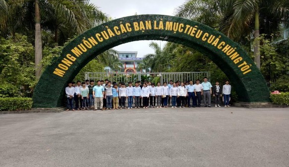 Hình 14 Học sinh trường THCS Tân Thành tham gia chương trình trải nghiệm hướng 8