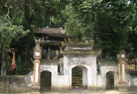 Hình 3 Di tích Đền Đuổm Hình 4 Di tích Đền thờ Đội Cấn Hình 5 Di tích Lán 1