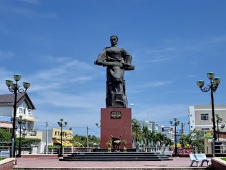 BIA CHIẾN THẮNG RẠCH GẦM – XOÀI MÚT TƯỢNG AHDT TRƯƠNG ĐỊNH BIA CHIẾN THẮNG 4