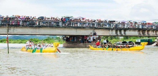 Hình 5 Hội đua thuyền rồng tại xã Phùng Long Cát Bà tháng 8 2014 Nguồn Tác 1