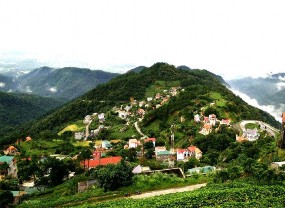 Hình 4 16 Cổng trời Thị trấn Tam Đảo núi Nguồn ảnh VQG Tam Đảo b Các 2