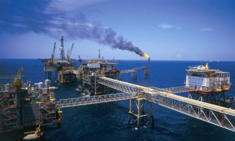 Hình 2 11 Khai thác dầu khí tại mỏ Bạch Hổ Nguồn 3