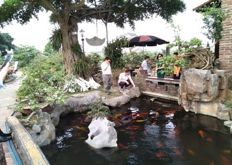 Ảnh 28 Khách du lịch trải nghiệm tại mô hình Nguyễn Văn Chí Ảnh 29 30 Cảnh 1