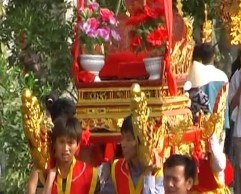6 11 Rước kiệu trong lễ hội Nguồn Tác giả sưu tầm 6 12 Nghi thức tế Nam 3