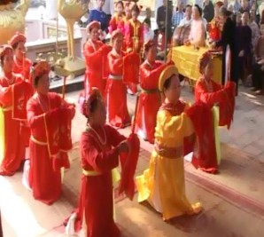 6 12 Nghi thức tế Nam quan và Nữ quan trong lễ hội Nguồn Tác giả sưu tầm 6 13 9