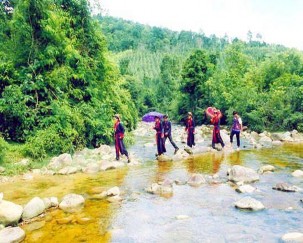 Ảnh 2 3 Thắng cảnh suối nước vàng thuộc xã Lục Sơn huyện Lục Nam Ảnh 3