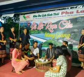 Hình 5 27 Trò chơi dân gian với hoạt động du lịch cộng đồng Nguồn Vi Thị 12