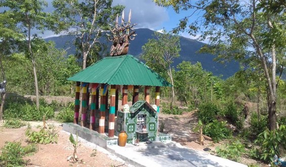 Hình 3 Nhà mồ của người Raglai ở xã Phước Đại huyện Bác Ái Hình 4 Kagor 3