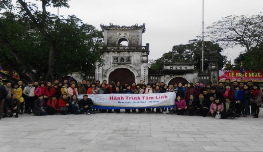 ơ Ảnh Tác giả Ảnh Tác giả Du khách tham quan bảo tàng Nam Định trong buổi 16