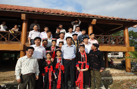 Ông Nguyễn Văn Đọc Chủ tịch UBND tỉnh cùng các đ c lãnh đạo huyện thăm 1