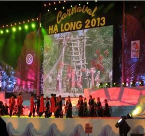 Múa cầu mùa của người Dao Thanh Y Bằng Cả tại Carnaval Hạ Long 2013 TRANG TÓM 2