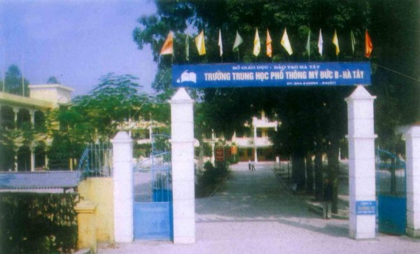 Trường Trung học phổ thông Mỹ Đức B đồng tác giả Buổi lễ giao quân 1