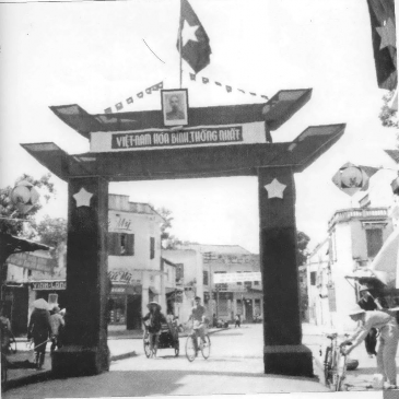 Cổng chào của phố Hàng nón làm từ lá nón đèn lồng và nón… Cổng chào phố 4